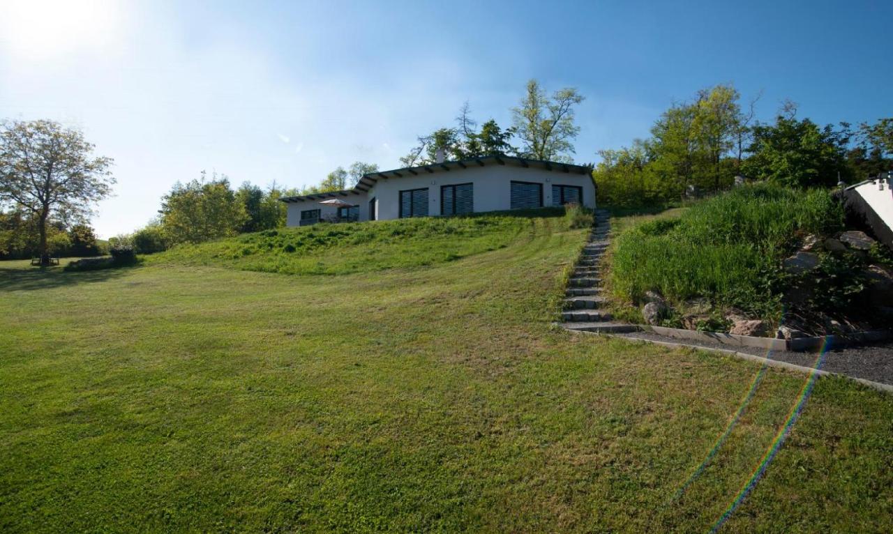 Wellness Bungalov - Vodni Nadrz Slapy - 40Km Od Prahy Necin Kültér fotó